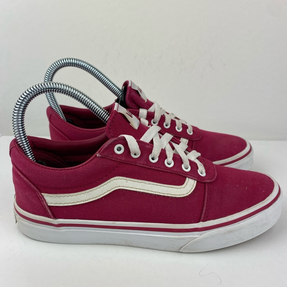 Vans Off the Wall low top skate shoes